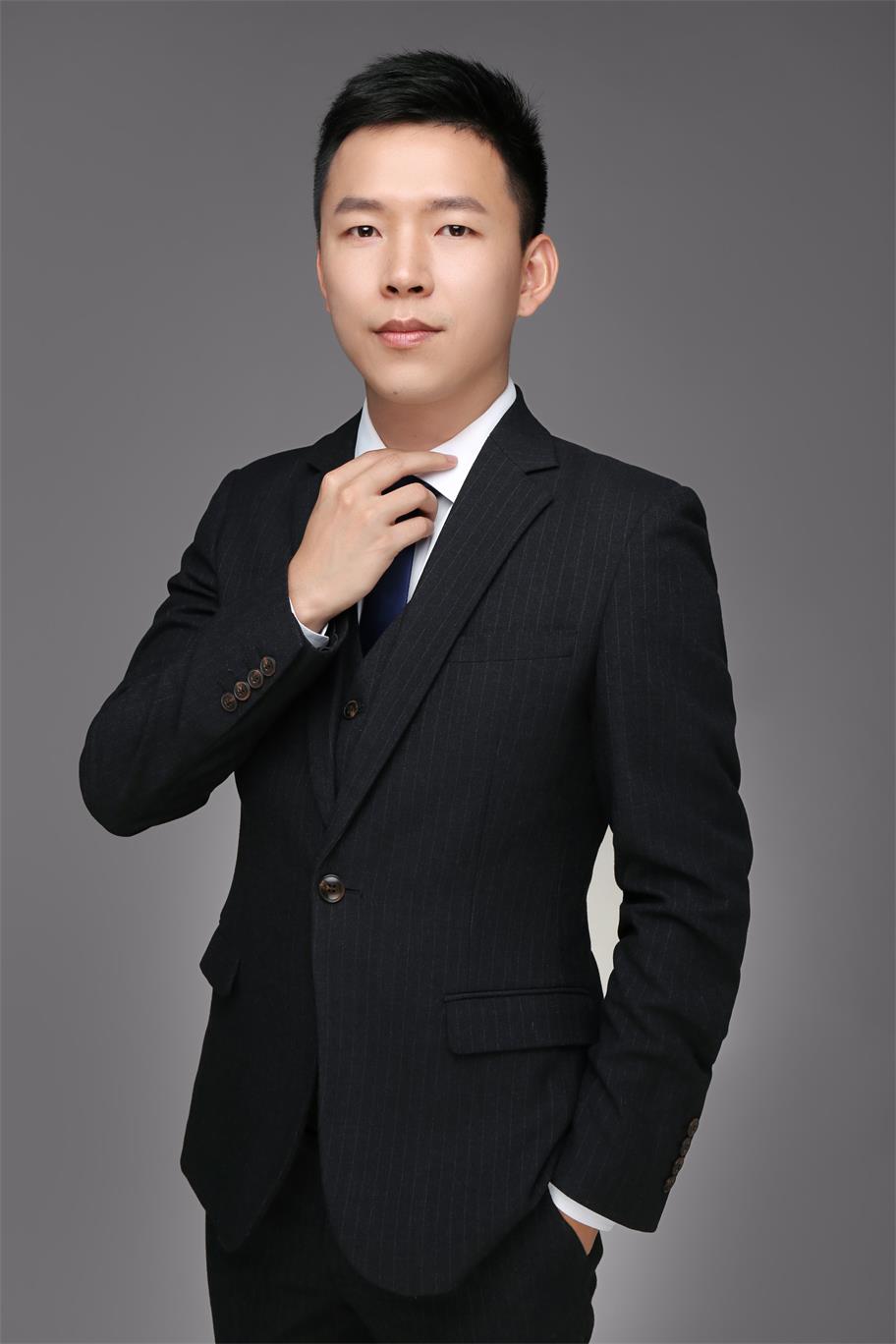 杨凤琼跟组制片负责人